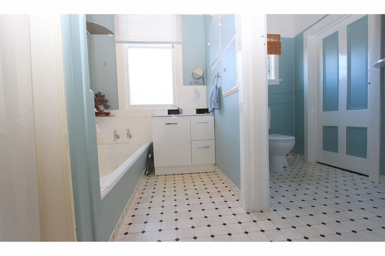 Photo of property in 1 Whitney Street, Blenheim, 7201