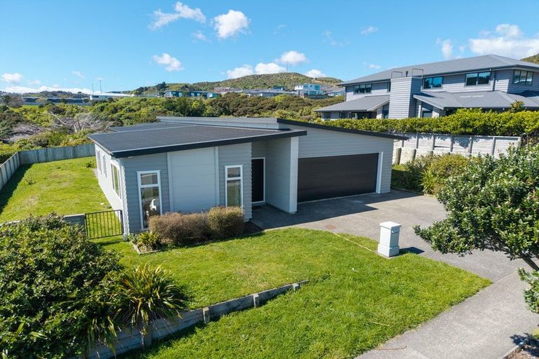 Photo of property in 9 Ken Douglas Drive, Aotea, Porirua, 5024