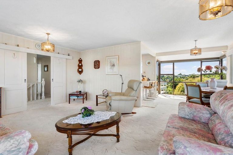 Photo of property in 37 Sartors Avenue, Northcross, Auckland, 0630