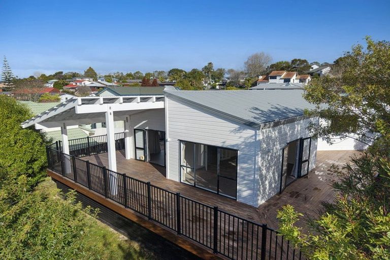 Photo of property in 13 Bronzewing Terrace, Unsworth Heights, Auckland, 0632