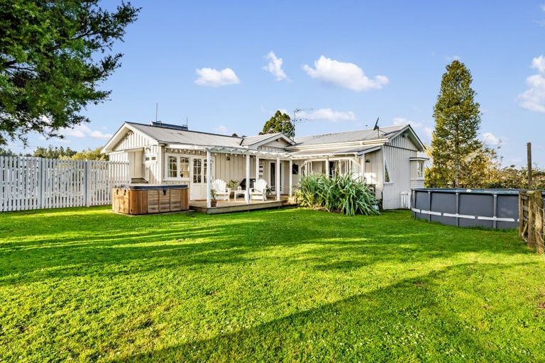 Photo of property in 623 State Highway 16, Kumeu, 0891