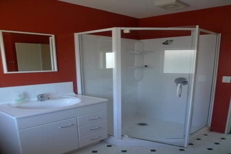 Photo of property in 1e Bould Street, Johnsonville, Wellington, 6037