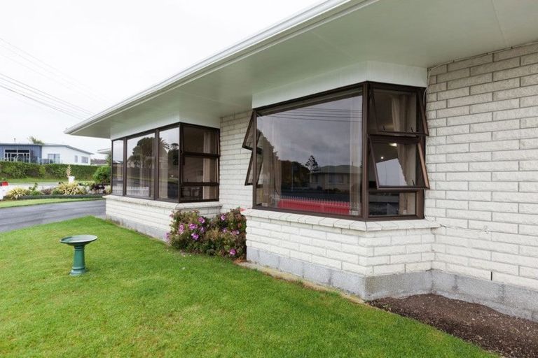 Photo of property in 40 Bayly Road, Moturoa, New Plymouth, 4310