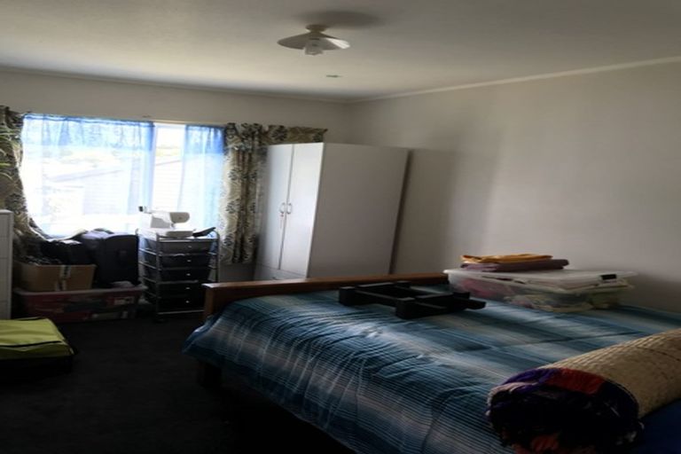 Photo of property in 33 Addison Drive, Glendene, Auckland, 0602