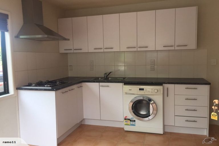 Photo of property in 19 Grammar School Road, Pakuranga, Auckland, 2010