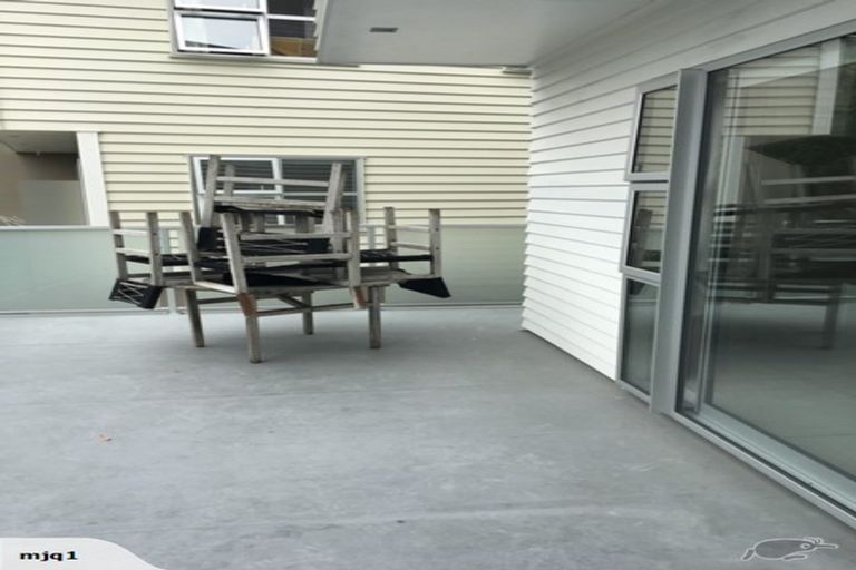 Photo of property in 3a Anderson Terrace, Mount Cook, Wellington, 6021