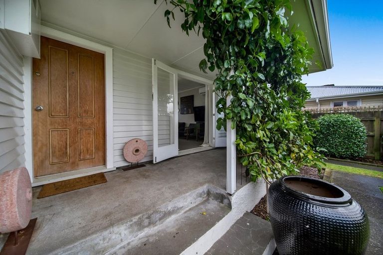 Photo of property in 37 Reid Avenue, Hawera, 4610