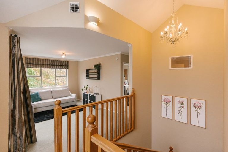 Photo of property in 8a Williams Terrace, Fitzherbert, Palmerston North, 4410