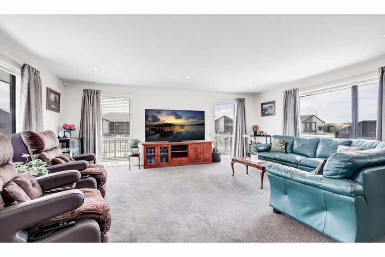 Photo of property in 3 Mccahon Drive, Rangiora, 7400