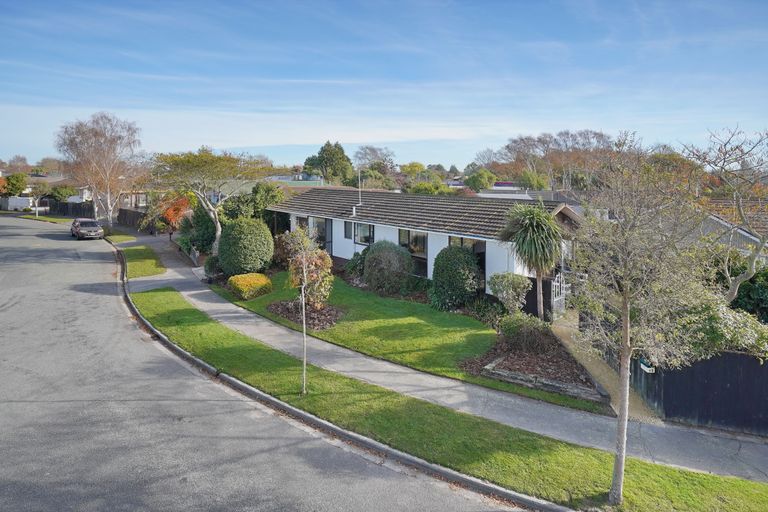 Photo of property in 49 Oldwood Street, Bishopdale, Christchurch, 8053