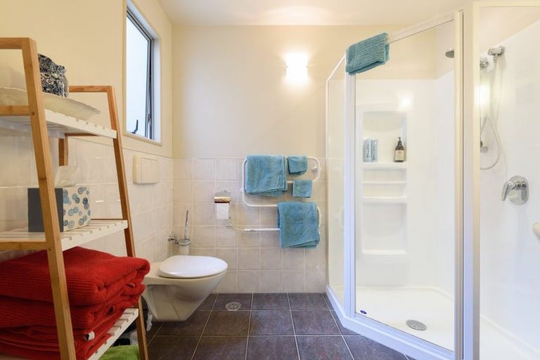 Photo of property in 1/16 Penning Road, Castor Bay, Auckland, 0620