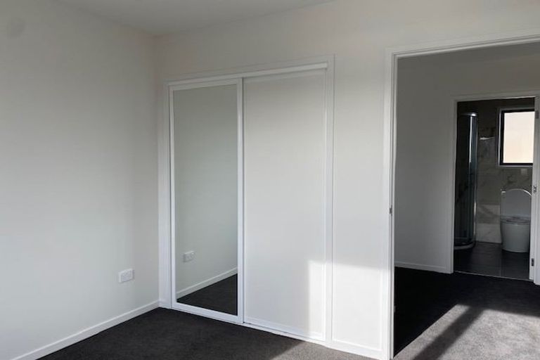 Photo of property in 20 Karoro Road, One Tree Point, 0118