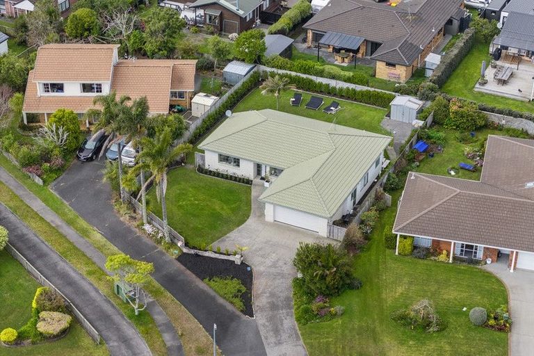 Photo of property in 22 Lakeside Drive, Orewa, 0931