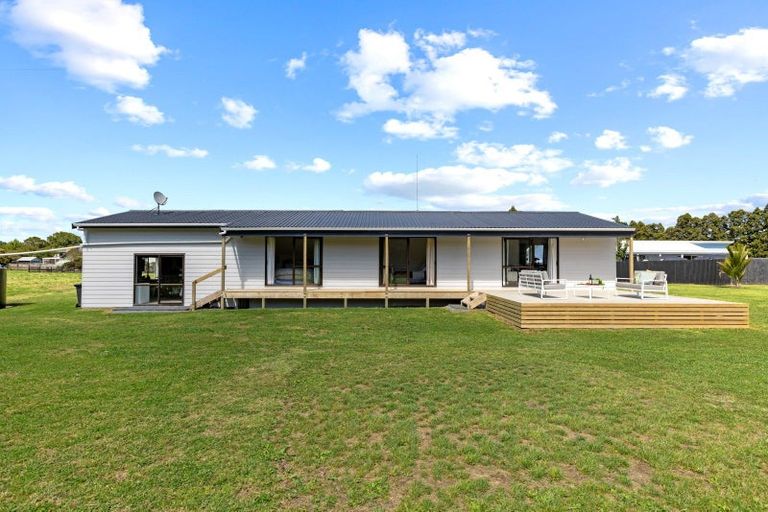 Photo of property in 966 Kahikatea Flat Road, Waitoki, Kaukapakapa, 0871