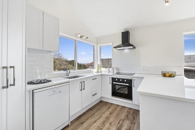 Photo of property in 2/3 Simon Ellice Drive, Bayview, Auckland, 0629