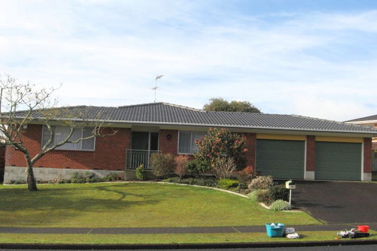 Photo of property in 76 Ray Small Drive, Pahurehure, Papakura, 2113