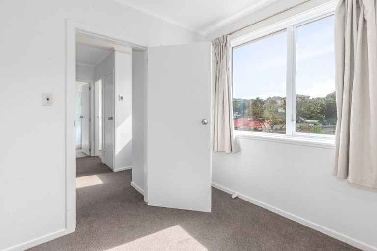 Photo of property in 1a-b Devon Place, Cannons Creek, Porirua, 5024
