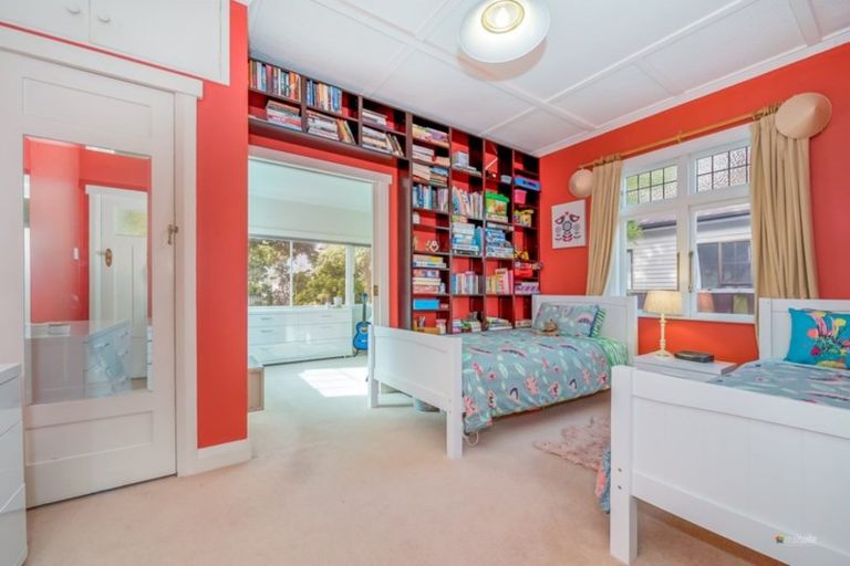 Photo of property in 27 Trafalgar Street, Waiwhetu, Lower Hutt, 5010