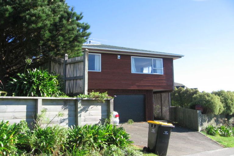 Photo of property in 59 Nalanda Crescent, Broadmeadows, Wellington, 6035