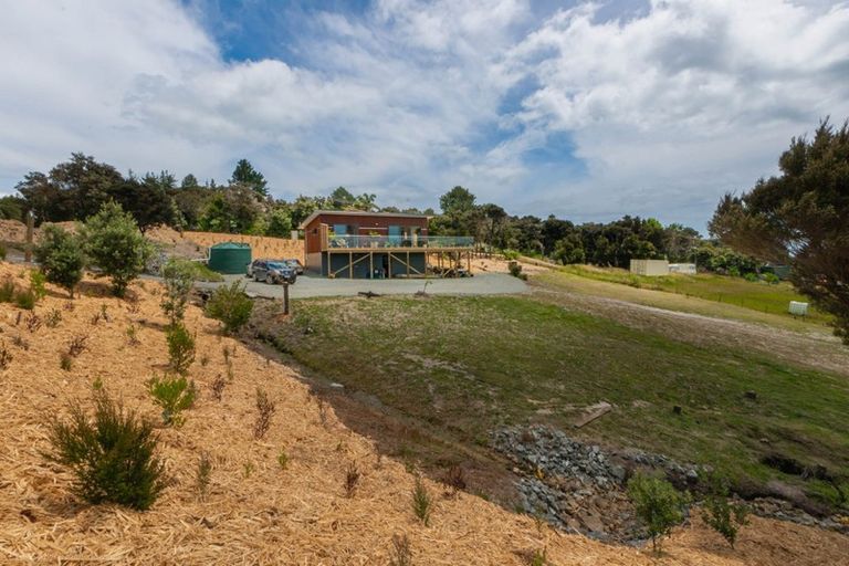 Photo of property in 1 Pekama Drive, Cable Bay, 0420
