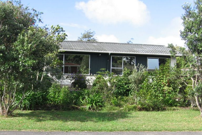 Photo of property in 18 Allington Road, Massey, Auckland, 0614