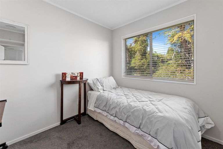 Photo of property in 3a Leo Place, Kawaha Point, Rotorua, 3010