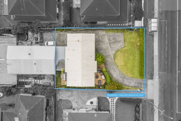Photo of property in 1/51 East Coast Road, Milford, Auckland, 0620