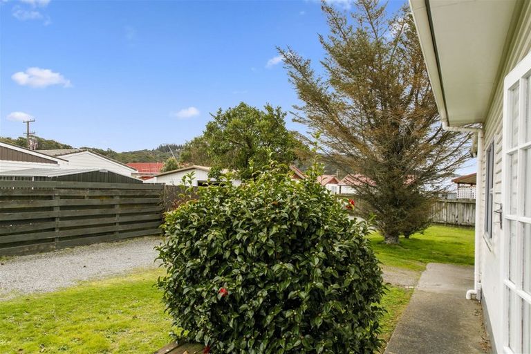 Photo of property in 1/6 Wellington Road, Wainuiomata, Lower Hutt, 5014