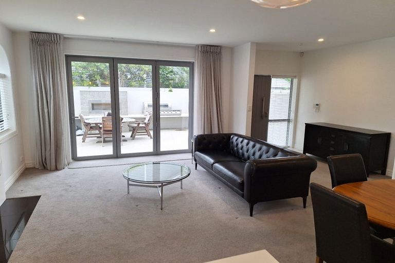 Photo of property in 1/52 Fendalton Road, Fendalton, Christchurch, 8014