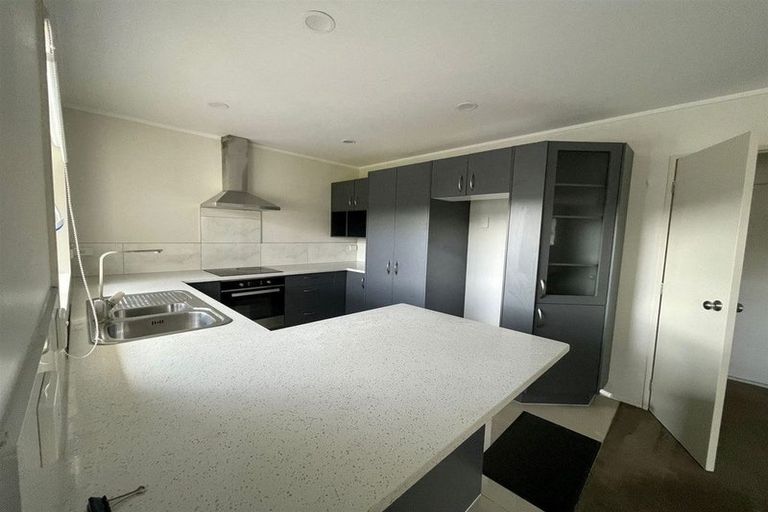 Photo of property in 9 Birchlea Rise, Goodwood Heights, Auckland, 2105