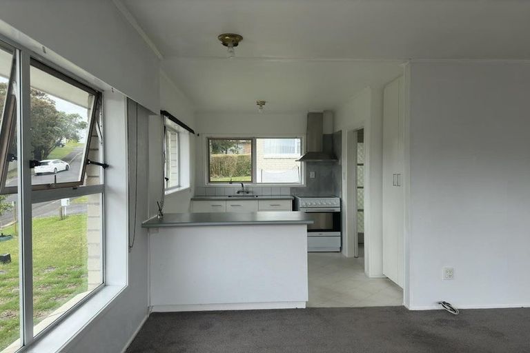 Photo of property in 1/14 Kathleen Street, Totara Vale, Auckland, 0627