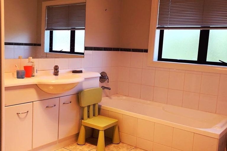 Photo of property in 29 Cottesmore Place, Huntington Park, Auckland, 2013