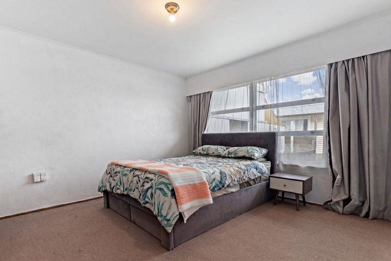 Photo of property in 15 Jaemont Avenue, Te Atatu South, Auckland, 0610