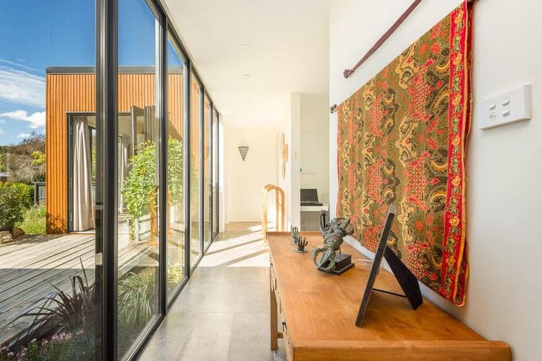 Photo of property in 3 Plumwood Lane, Cashmere, Christchurch, 8022