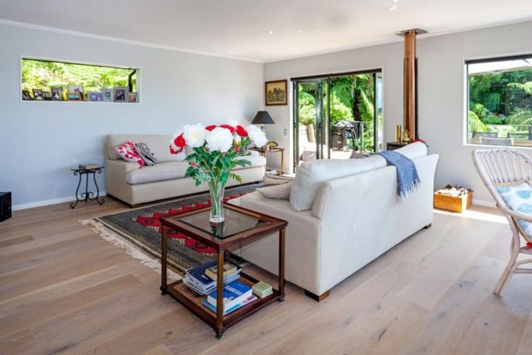 Photo of property in 9 Ridge Road, Tairua, 3508