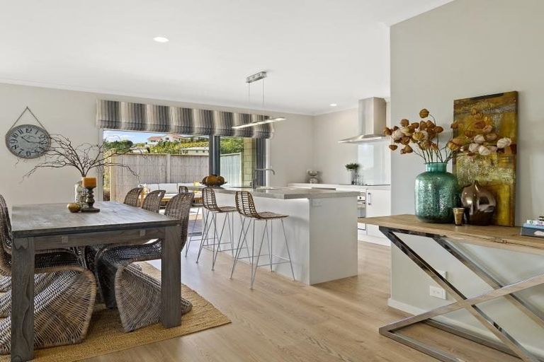 Photo of property in 156 Oteki Park Drive, Welcome Bay, Tauranga, 3112