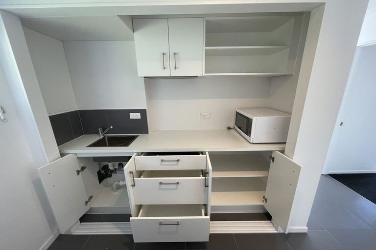 Photo of property in 2/63 Langana Avenue, Browns Bay, Auckland, 0630