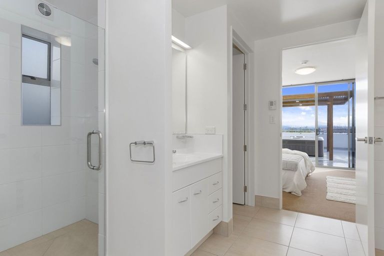 Photo of property in 16 La Colina Place, Bethlehem, Tauranga, 3110