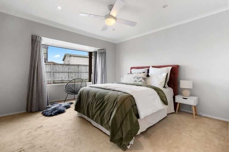 Photo of property in 30 Gibbons Road, Weymouth, Auckland, 2103