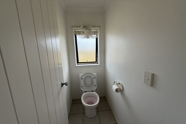 Photo of property in 39 Casuarina Road, Half Moon Bay, Auckland, 2012