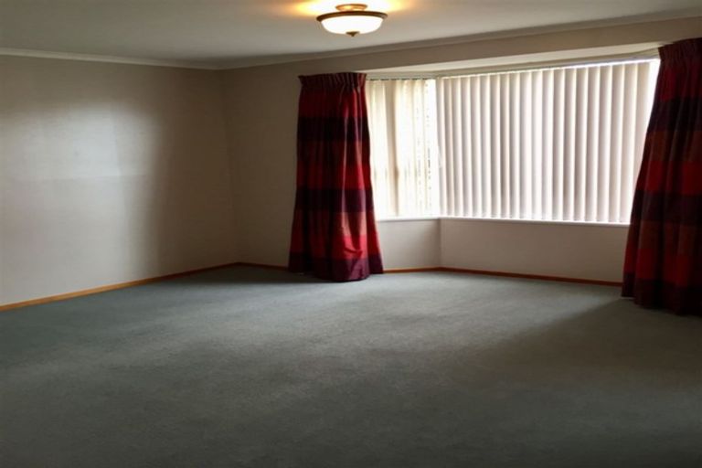 Photo of property in 1/8 Tuscany Place, Beckenham, Christchurch, 8023