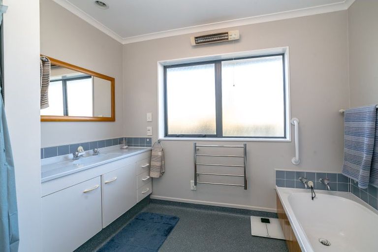 Photo of property in 54 Cambridge Terrace, Masterton, 5810