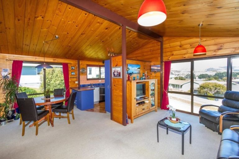 Photo of property in 9 Inlet View, Titahi Bay, Porirua, 5022