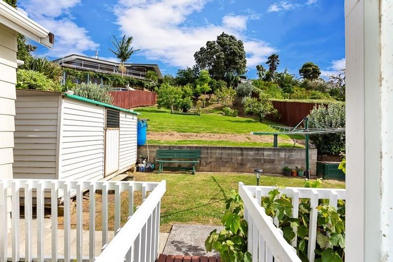 Photo of property in 28 Maori Hut Road, Red Beach, 0932