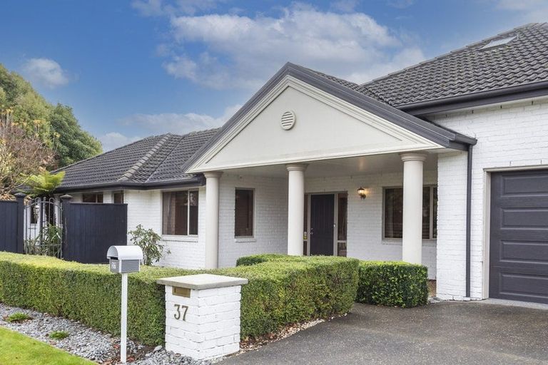Photo of property in 37 Hussey Road, Harewood, Christchurch, 8051