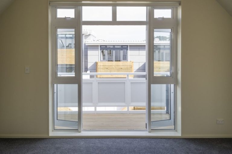 Photo of property in Pirie Street Townhouses, 18/35 Pirie Street, Mount Victoria, Wellington, 6011