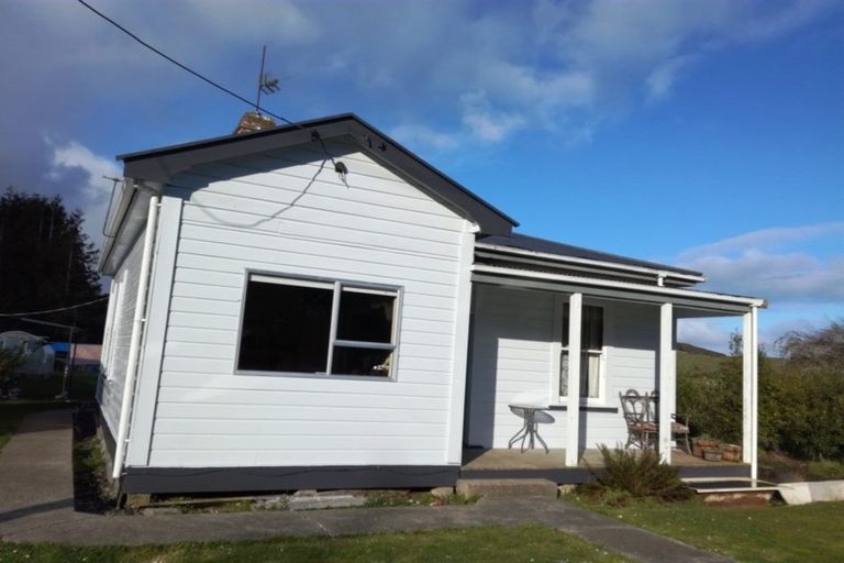 Photo of property in 24 Railway Road, Tuatapere, 9620