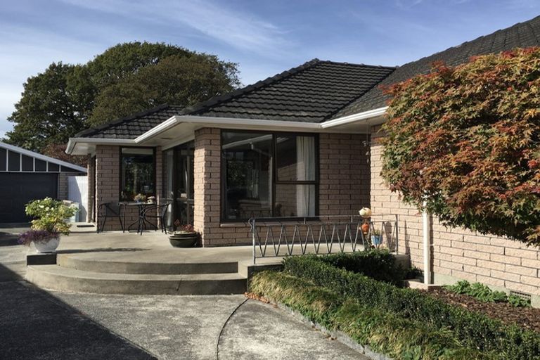 Photo of property in 10 Blossomdale Place, Bishopdale, Christchurch, 8053