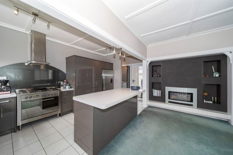 Photo of property in 231 Saint Aubyn Street, New Plymouth, 4310