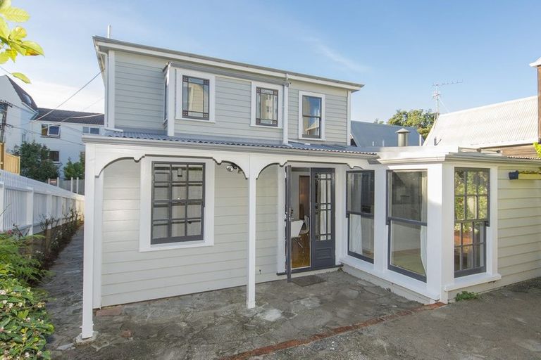 Photo of property in 7 Cottleville Terrace, Thorndon, Wellington, 6011